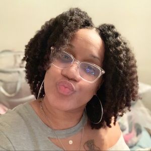 Meet your Posher, Alyse